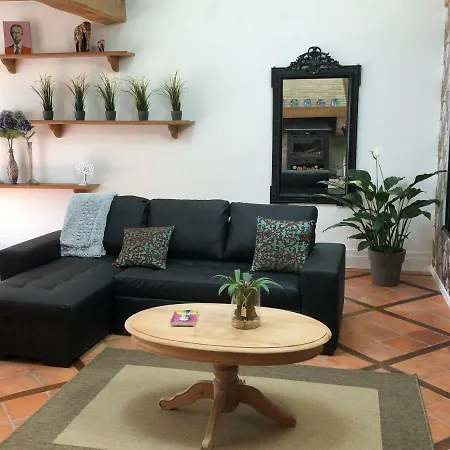The Au Domaine Des Monges بيت للعطل *