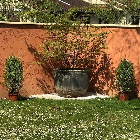 The Au Domaine Des Monges بيت للعطل Saint-Seurin-de-Prats
