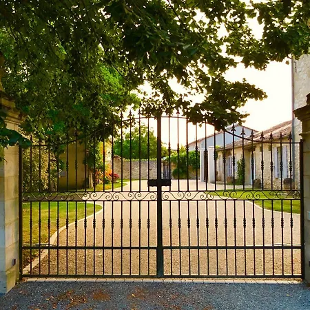 بيت للعطل The Au Domaine Des Monges *